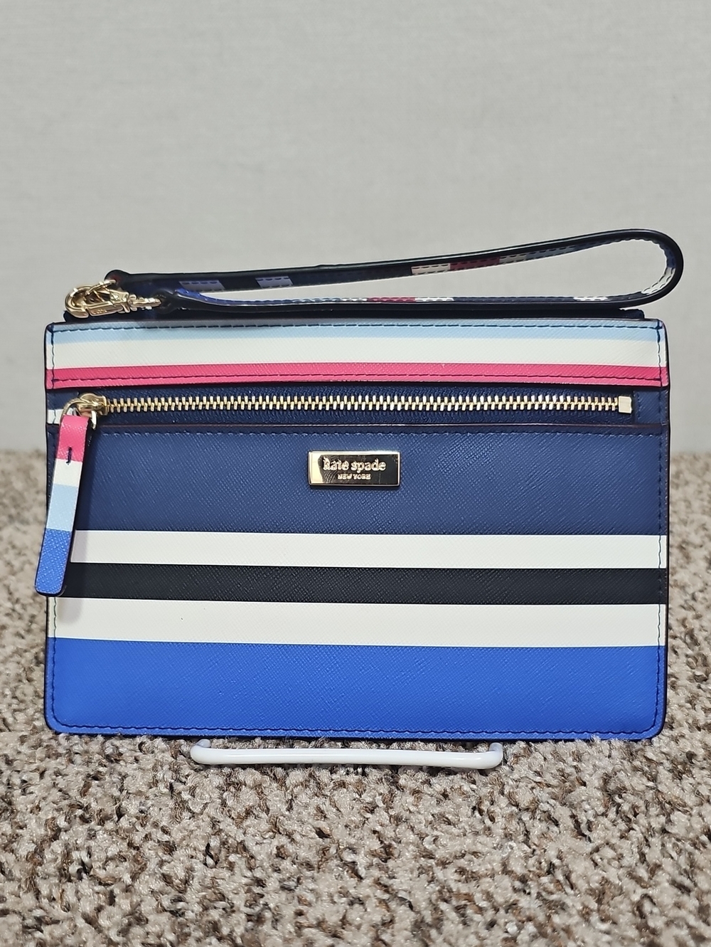 KATE SPADE LAUREL WAY "TINIE" CRUISE STRIPE WRISTLET BFPM-08-227